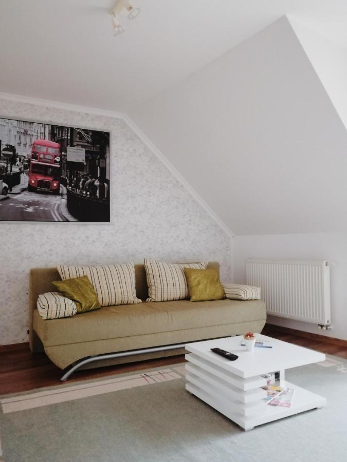 Apartmán pri parku Sered' Bagian luar foto