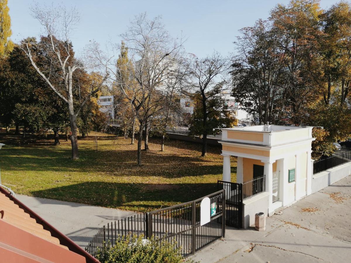 Apartmán pri parku Sered' Bagian luar foto