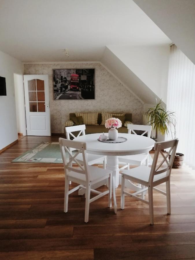 Apartmán pri parku Sered' Bagian luar foto