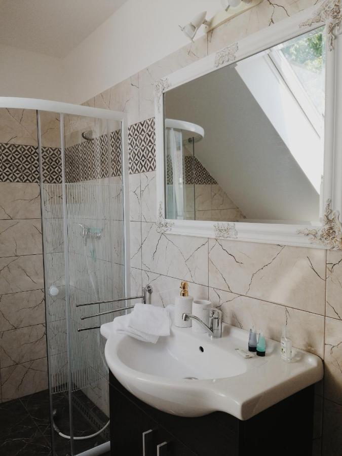 Apartmán pri parku Sered' Bagian luar foto